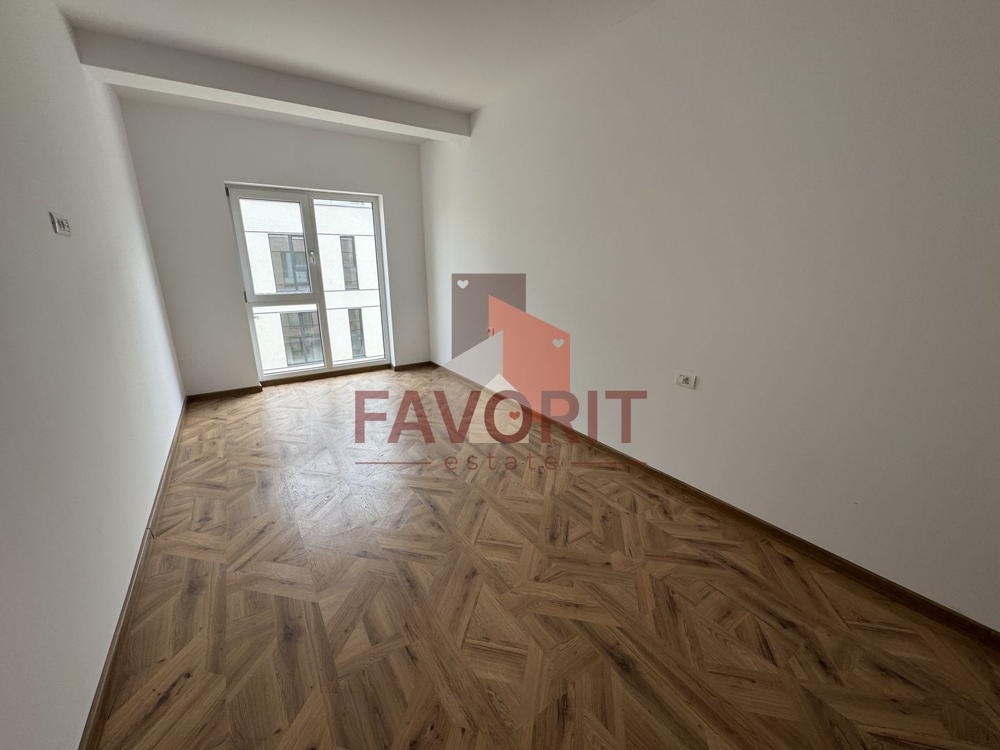 Etaj intermediar. Loc de parcare. Disponibil imediat - Poză 5