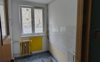 VANZARE GARSONIERA SPATIOASA I LIBERA I METROU I RAUL DOAMNEI - Poză 4