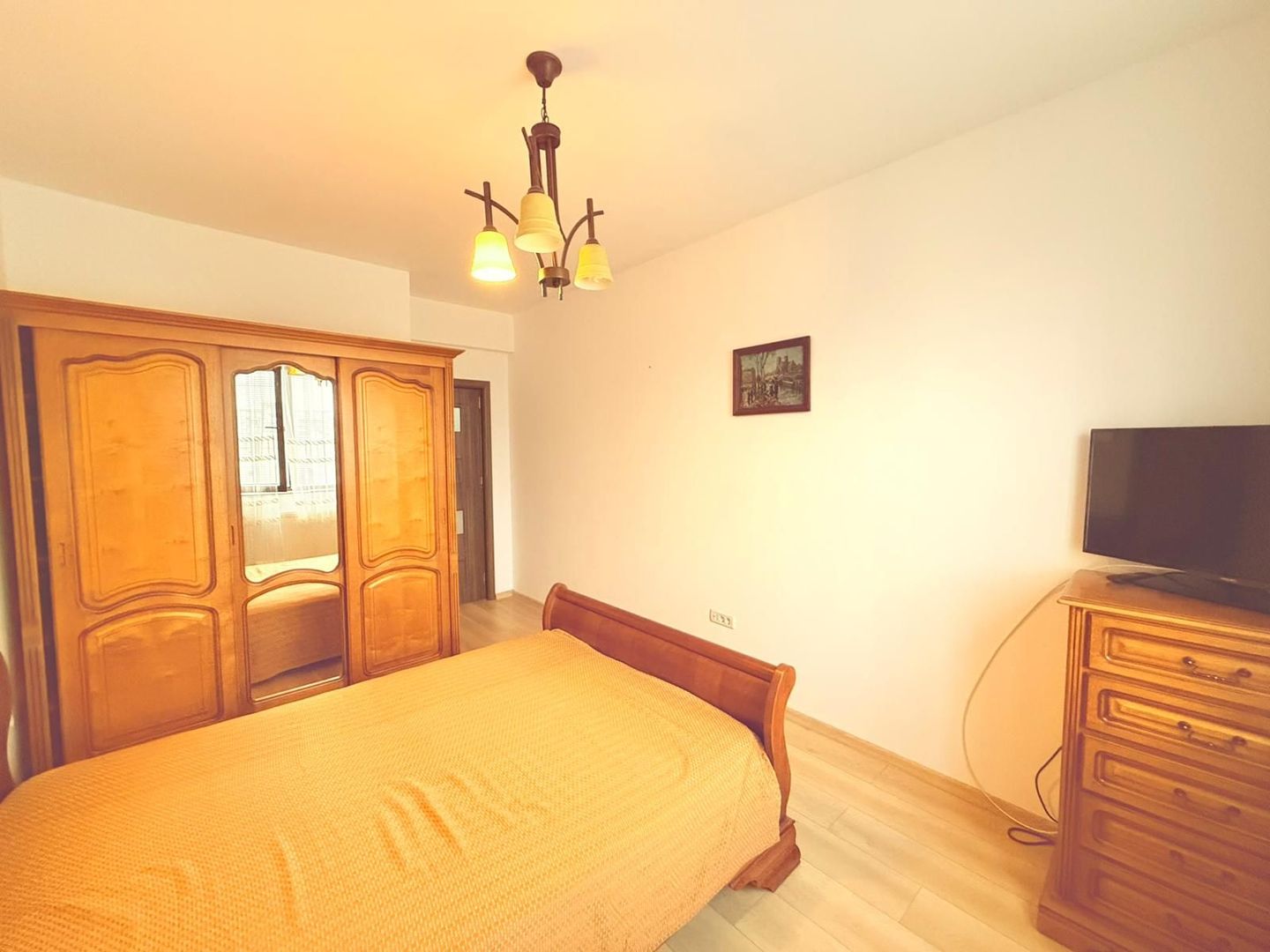 APARTAMENT DE LUX 2 CAMERE DECOMANDAT BLOC 2017 - Poză 2