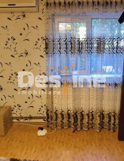 Casă P+E+M + corp secundar , 240 mp teren , 2 garaje - Poză 9