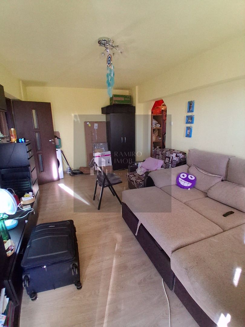 OCAZIE 3 CAMERE METROU GORJULUI - Poză 5