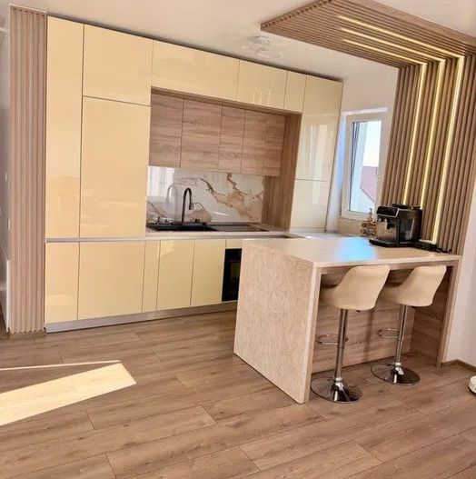Apartament de vanzare cu 3 camere, 2 bai, balcon, garaj - Poză 5