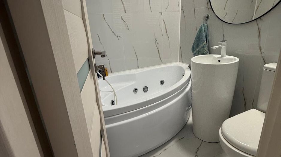 De vanzare apartament 4 camere Drumul Taberei - Poză 4