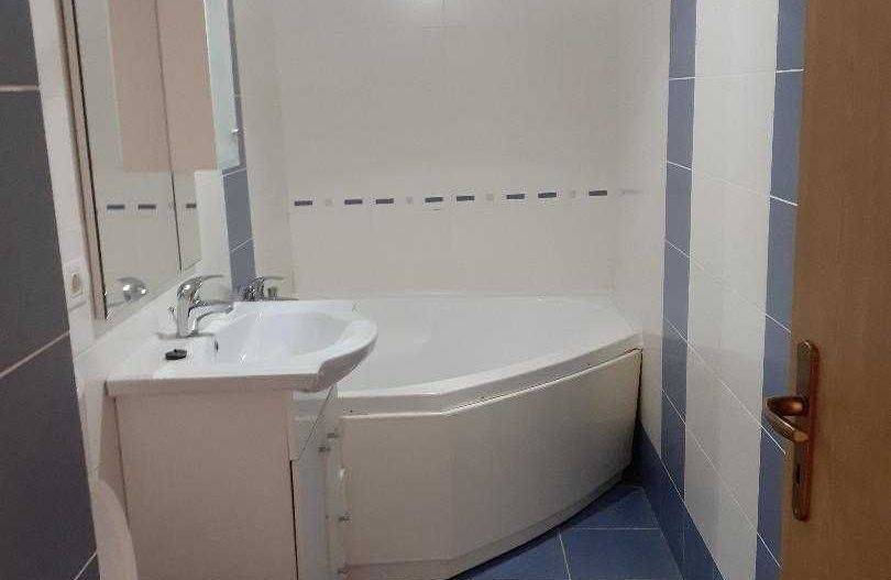 Închiriez apartament 2 camere, Decebal, mobilat, openspace - Poză 7