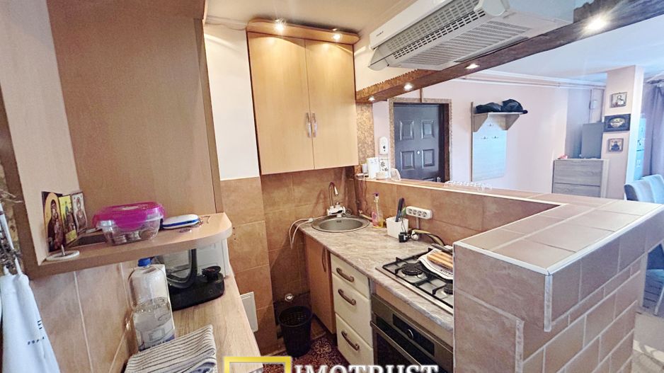 De vanzare apartament 3 camere Aradul Nou - Poză 5