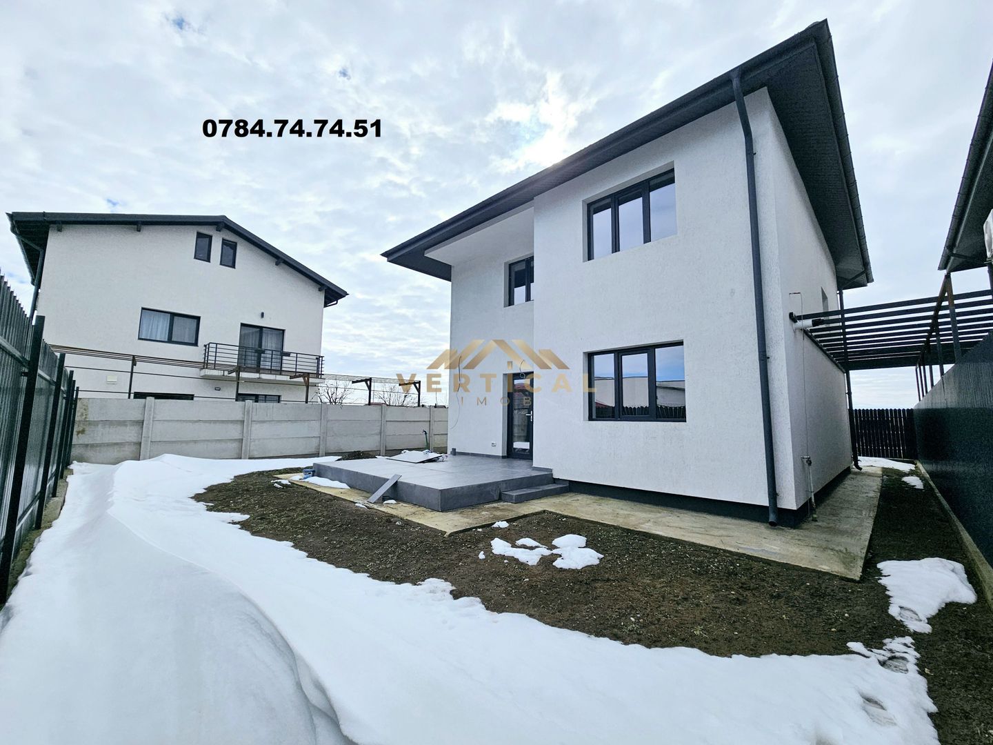 Vila deosebita in centrul comunei Berceni - Poză 2