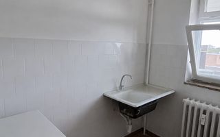 Garsoniera Craiovei etaj intermediar in bloc de apartamente - Poză 5