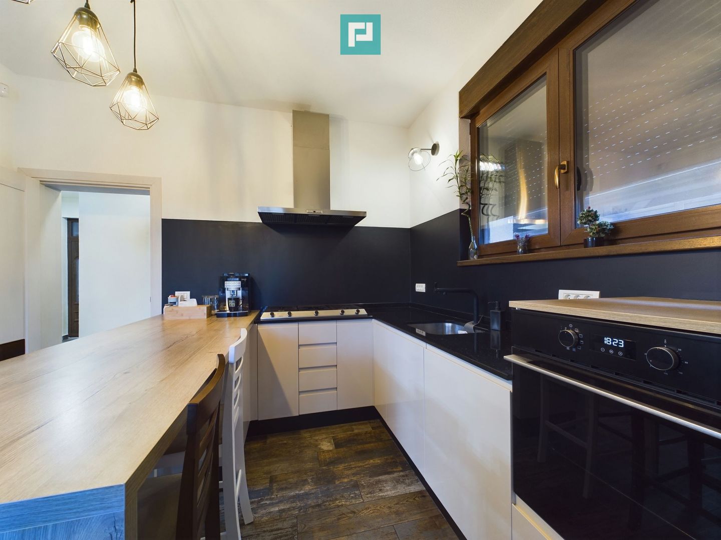 Casă modernă cu piscină încălzită în zona Tivoli - Poză 16