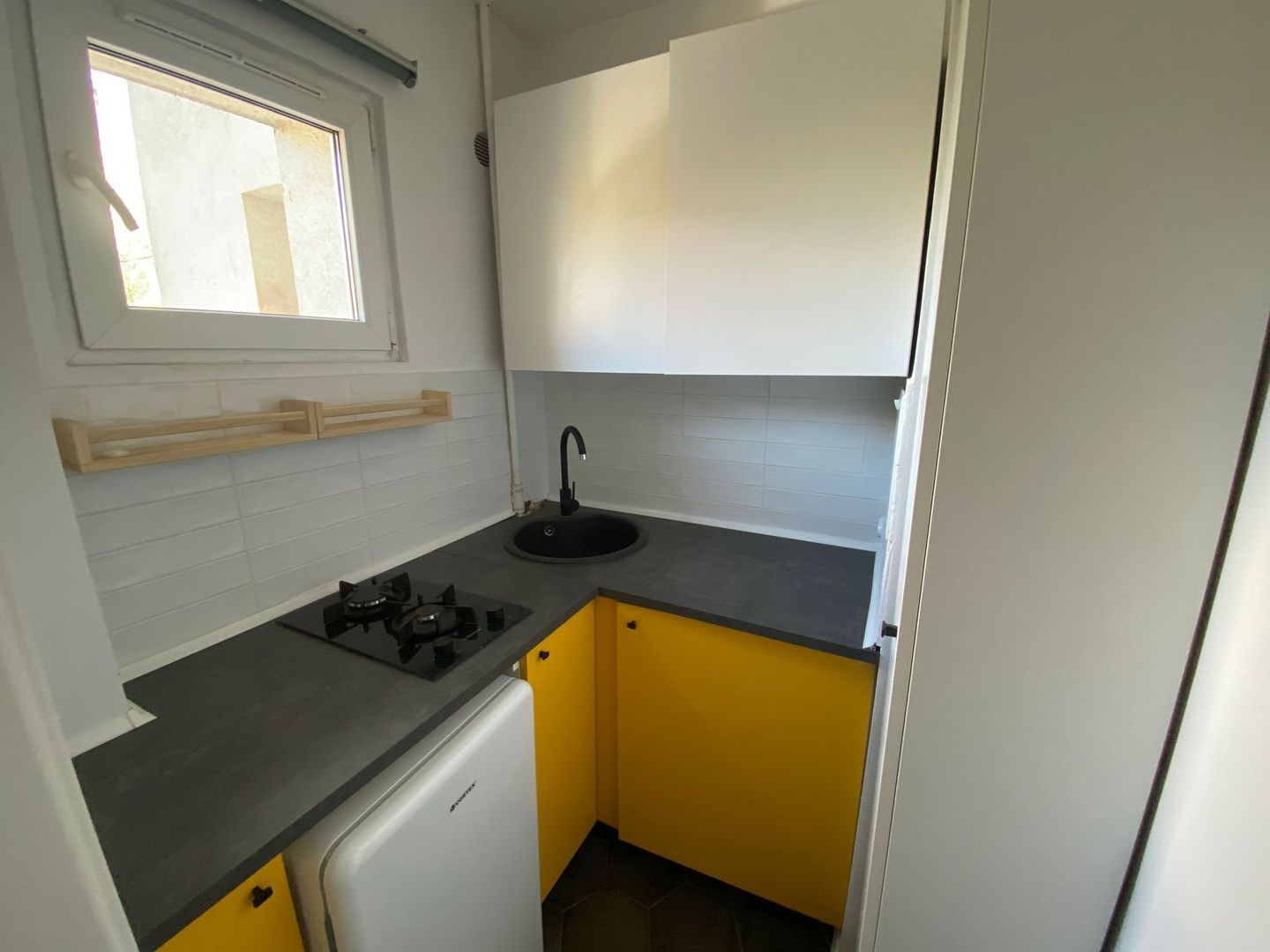 Garsonieră modernă, ultracentrală – zona Alba Iulia / Decebal / SL1 - Poză 4