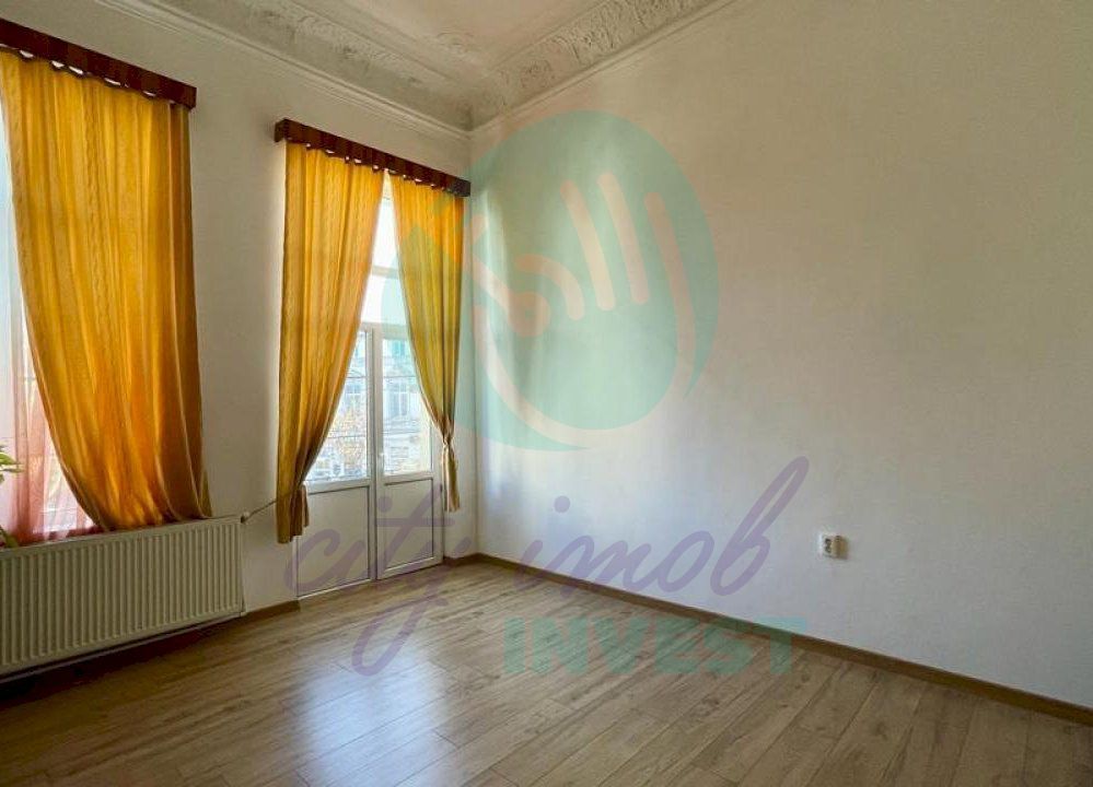 Apartament in vila cu arhitectura specifica perioadei interbelice - Poză 5