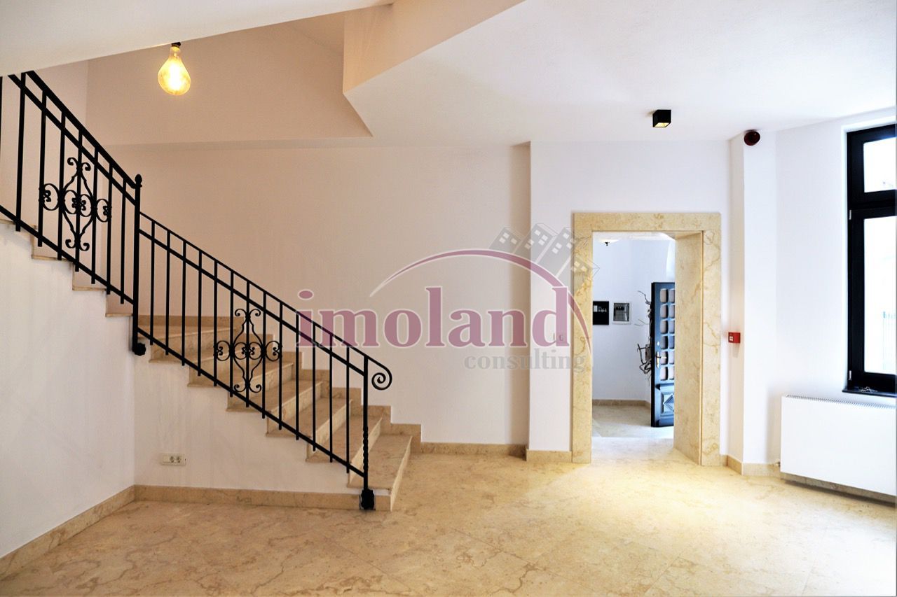 Vila impunatoare - 20 camere - birouri - Romana-Lahovari - Poză 6