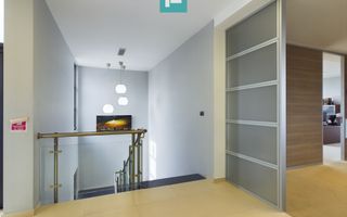 Clădire modernă pentru birouri 340 mp - Poză 8