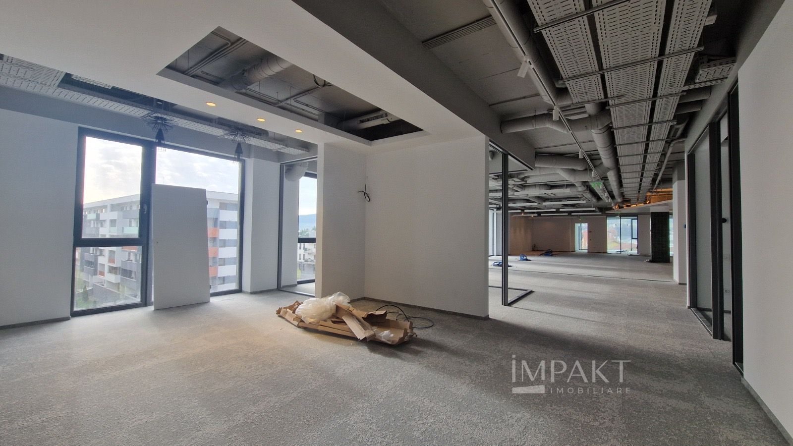 Spatiu birouri  1320 m2 finisat Europa - Poză 4