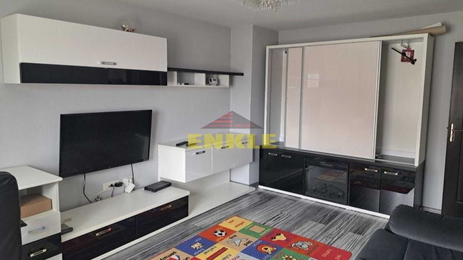 De închiriat apartament cu 2 camere decomandat, Str. Ion Pillat. - Poză 2