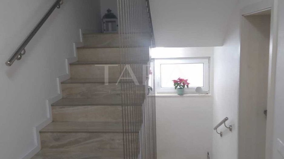 Casa premium în Cartier Europa, curte privată și terase superbe - Poză 1