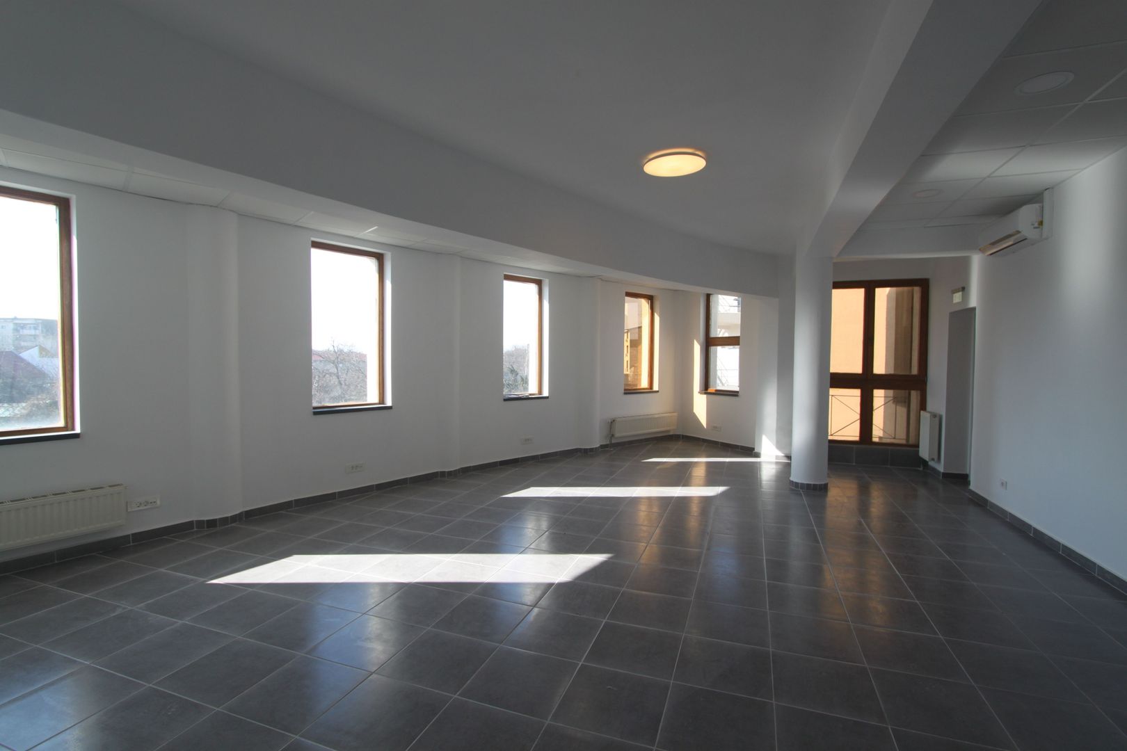 Cladire birouri - 282 mp -  zona Rebreanu - Poză 20