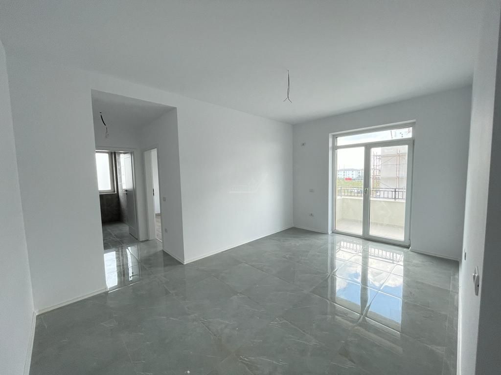 Bucatarie inchisa. Loc de parcare. - Poză 1