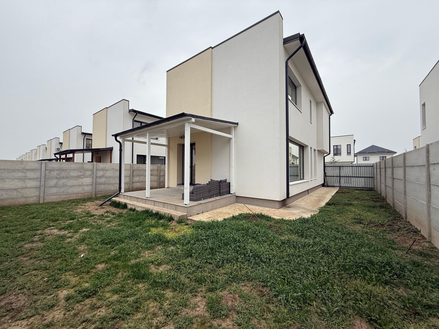 Vila Indivduala Aerocity Tunari - Poză 16