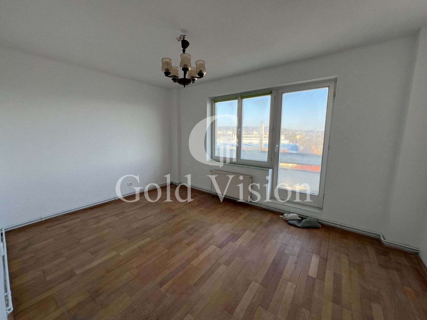 Apartament cu 3 camere, etajul 5/6, decomandat, zona Unirii - Poză 3