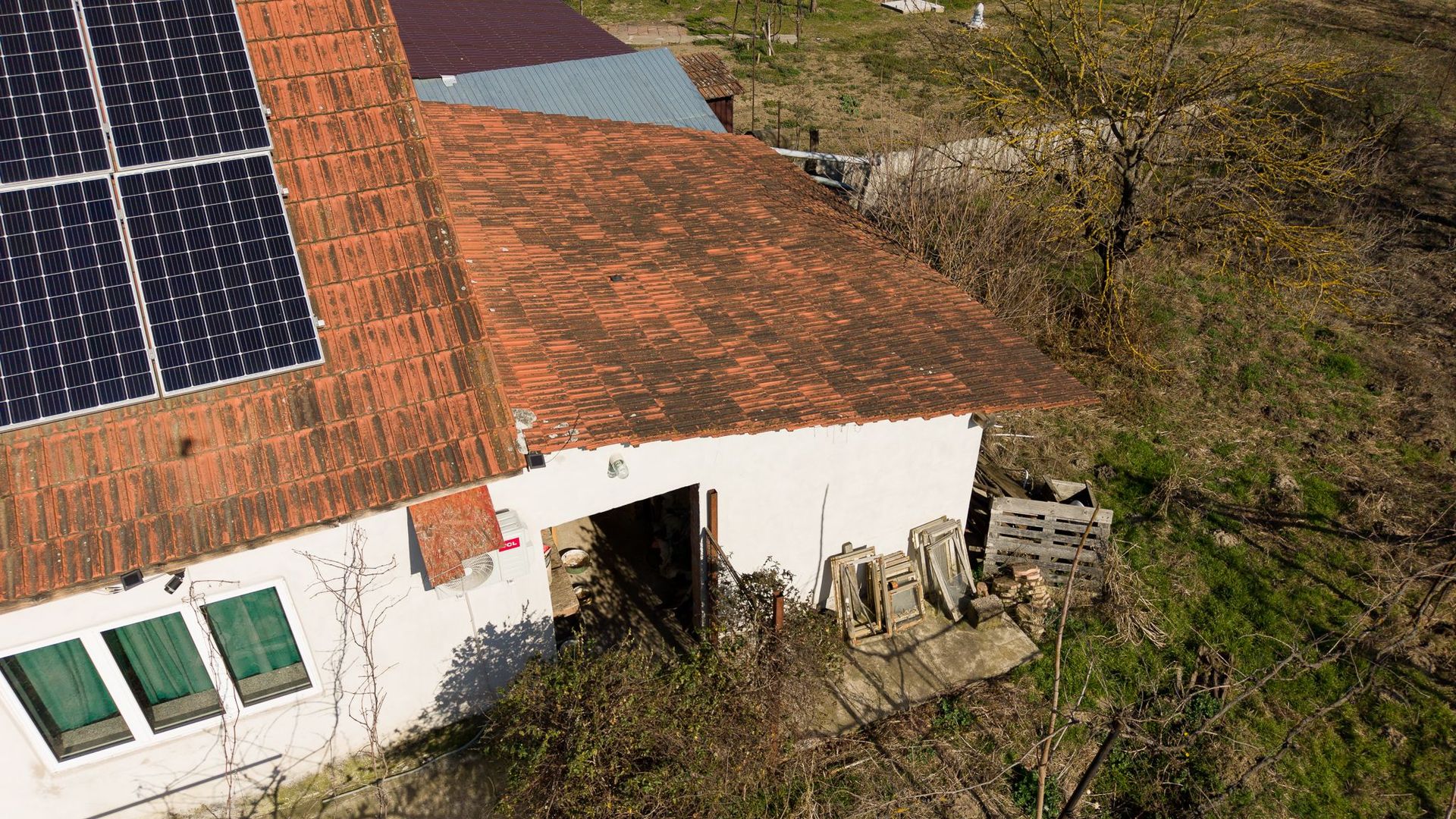 Casă  Sântana cu 3 camere și panouri fotovoltaice - Poză 13