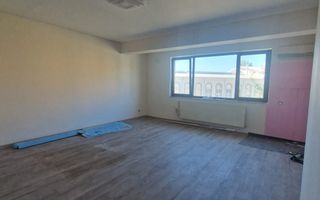 Titan_Apartament 2 camere_70 mp._nemobilat_pretabil birou - Poză 2