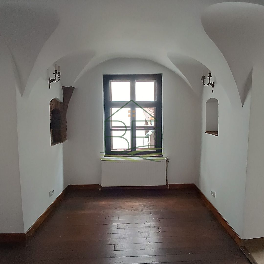 Casă  de închiriat in Centrul Istoric - Poză 6