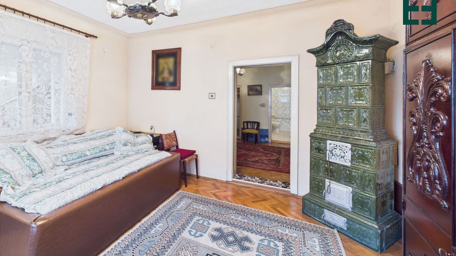 Casă cu 10 camere și 1437 mp teren în Ineu - Arad - Poză 15