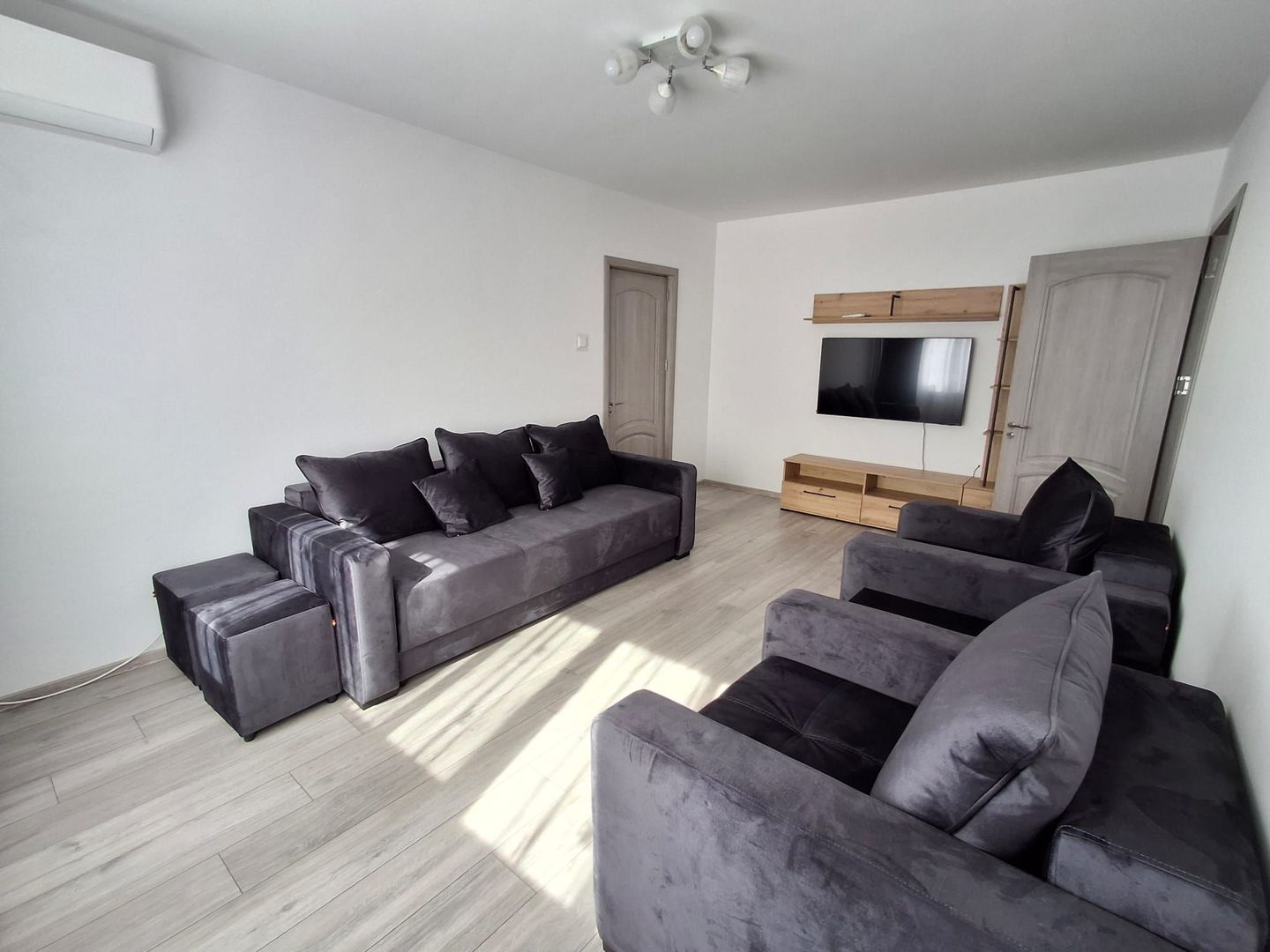 Închiriere apartament modern, 2 camere – Zona Colentina - Poză 2