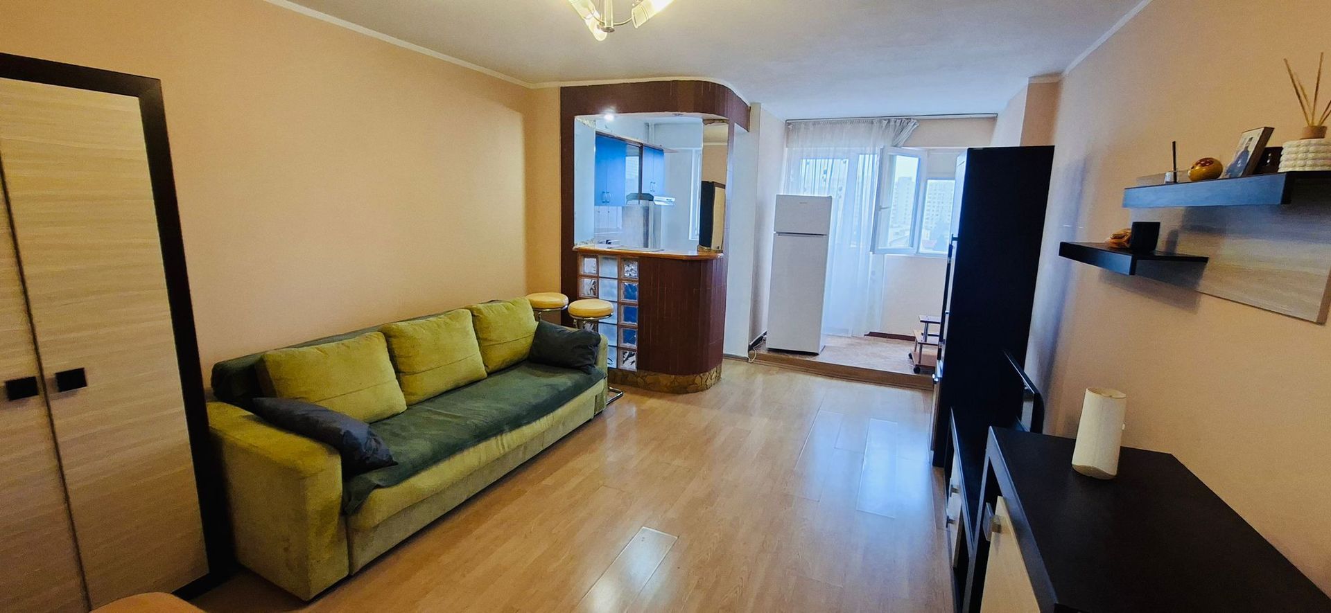 Garsoniera mobilata, bloc 1981, Bld. Chisinau- Basarabia - Poză 1