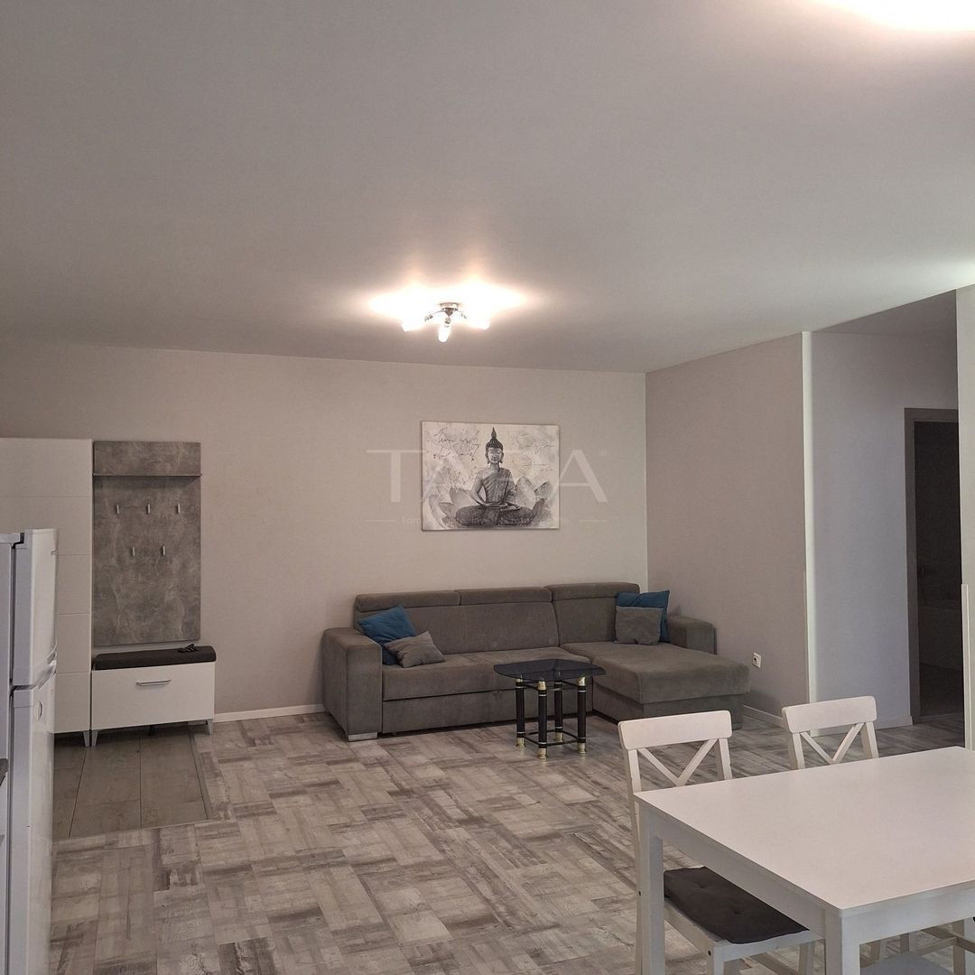 Apartament cu 2 camere, balcon și dressing, zona Terra, Florești. - Poză 1
