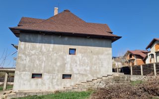 Vand vila la rosu cu teren 2700mp - Poză 4