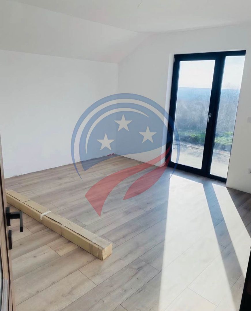 Casă excelentă de vânzare Cârcea - Poză 5