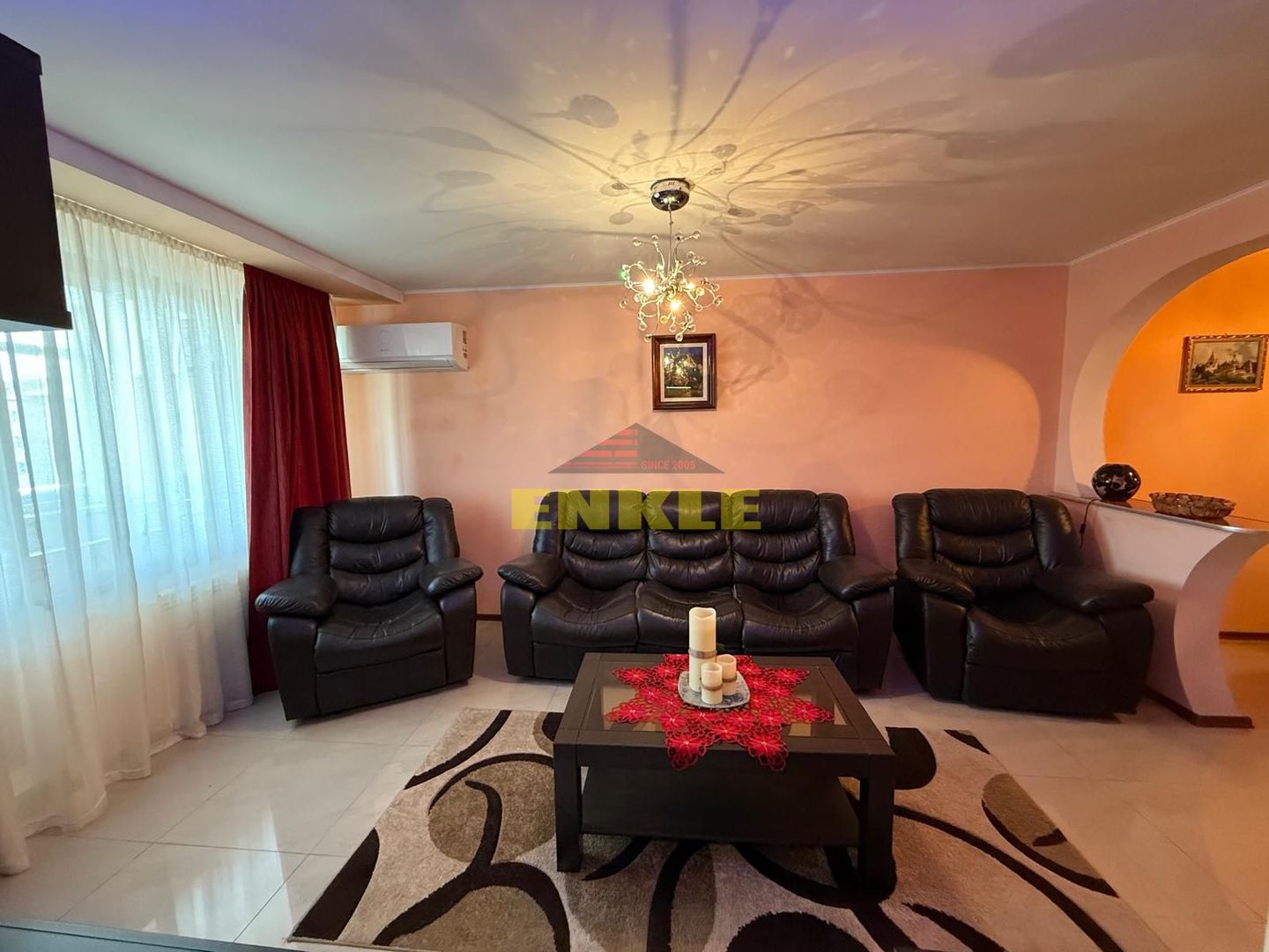 De vânzare apartament 4 camere – Zona Școala 7 - Poză 2