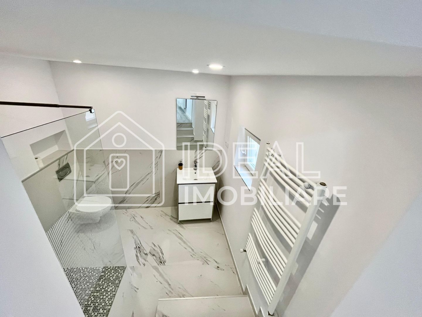 Apartament Ultracentral cu 2 camere complet renovat - de vânzare - Poză 9