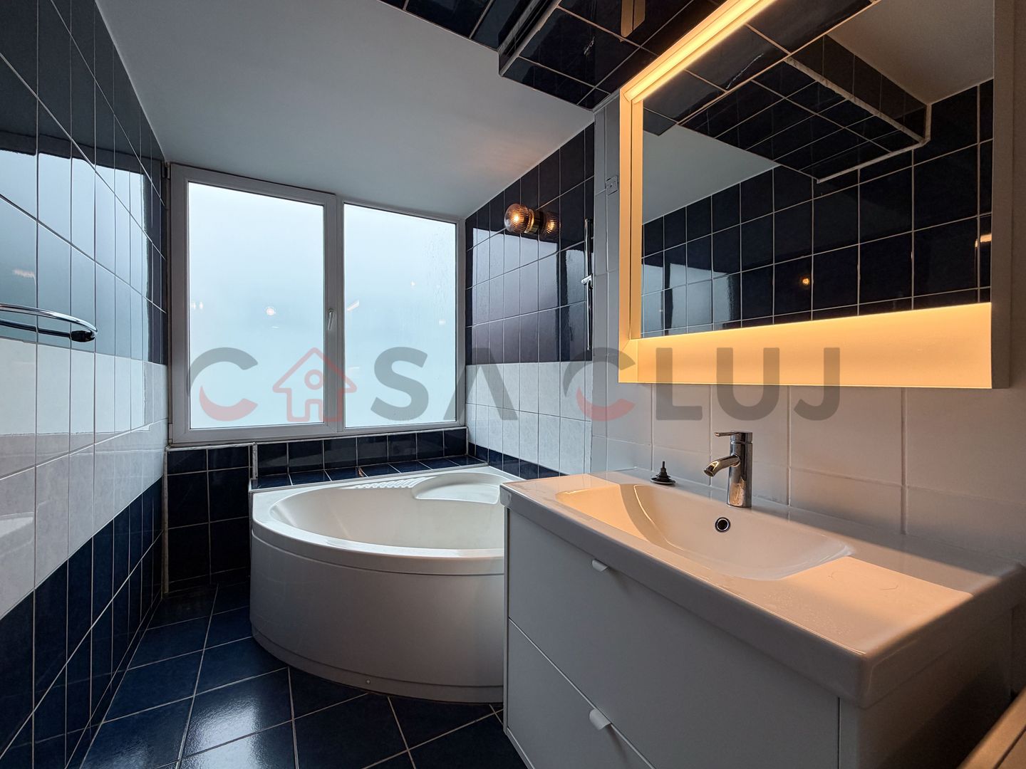 2 camere, cu vedere la Piata Mihai Viteazul! - Poză 6