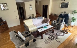 Casa de închiriat 7 camere Sector 4, ideal pentru clinica, gradinita - Poză 1