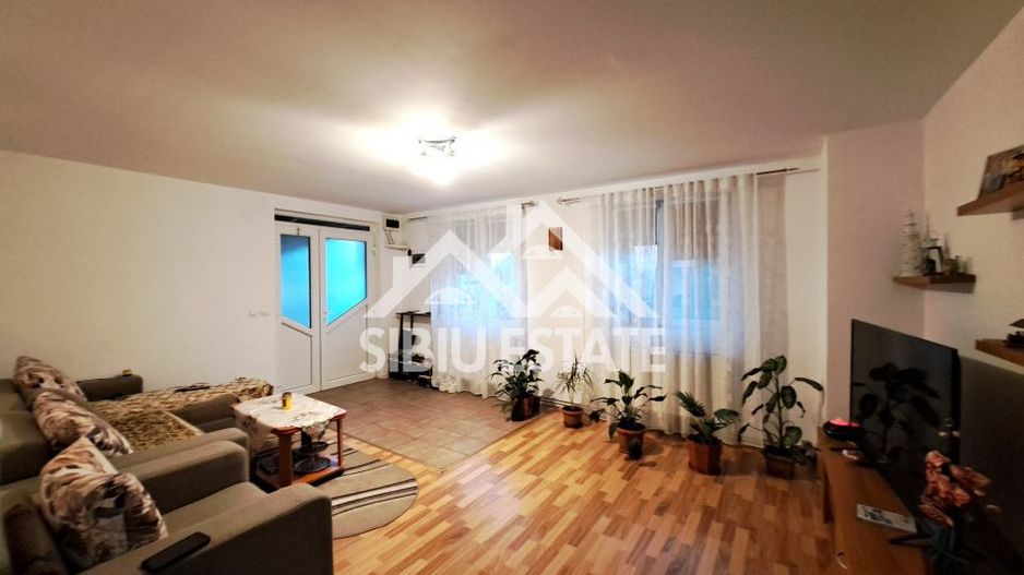 Casa Selimbar, pivnita mare, dormitor la parter - Poză 11