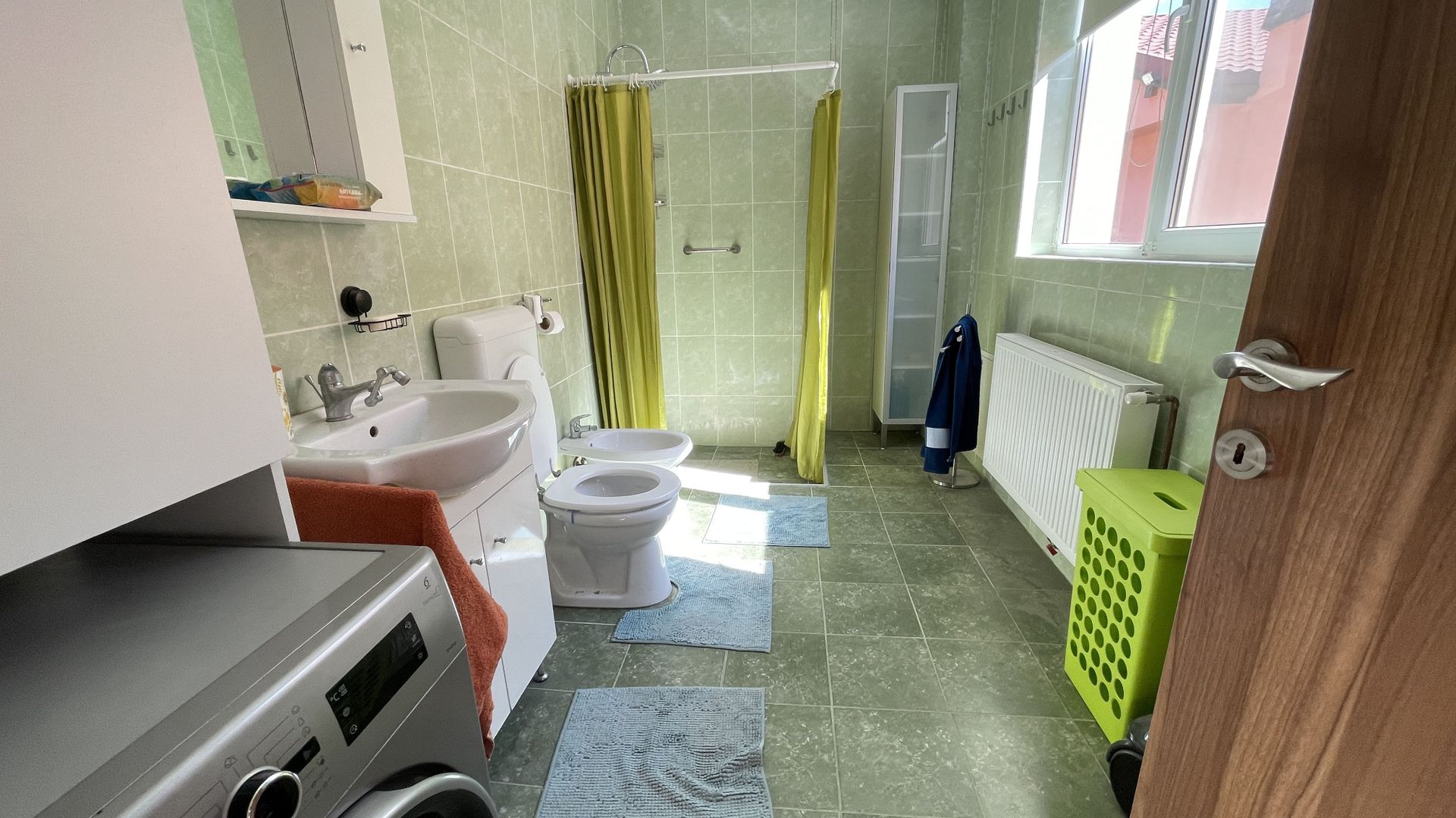 Casa cu teren frumos si garaj zona Mehala - Poză 9