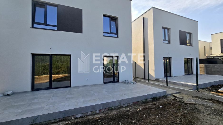 Duplex cu 5 camere despartit prin camera tehnica in Dumbravita - Poză 19