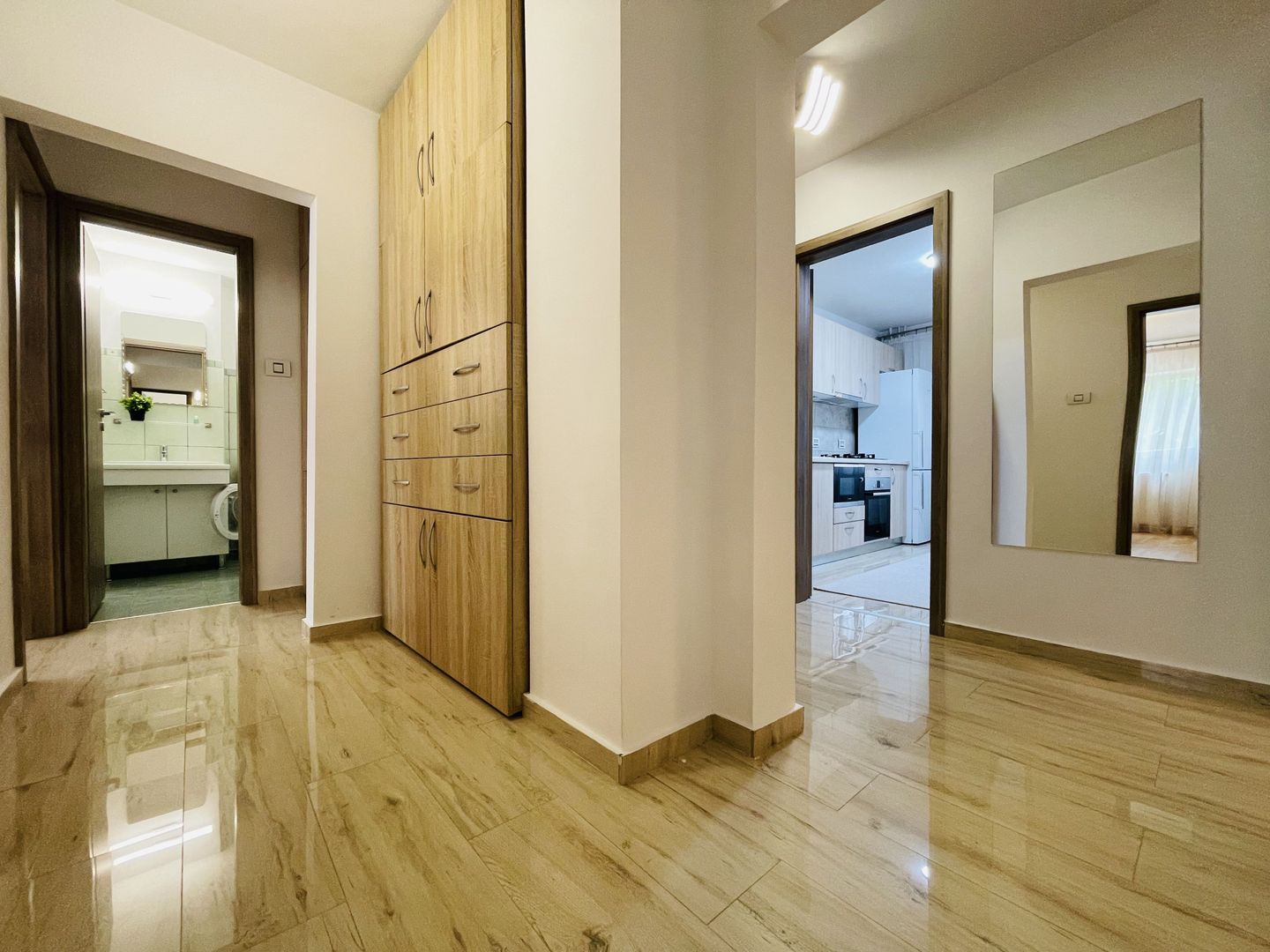 OFERTA VANDUTA - Apartament cu 4 camere, frumos amenajat | 85 mp, decomandat - Poză 10