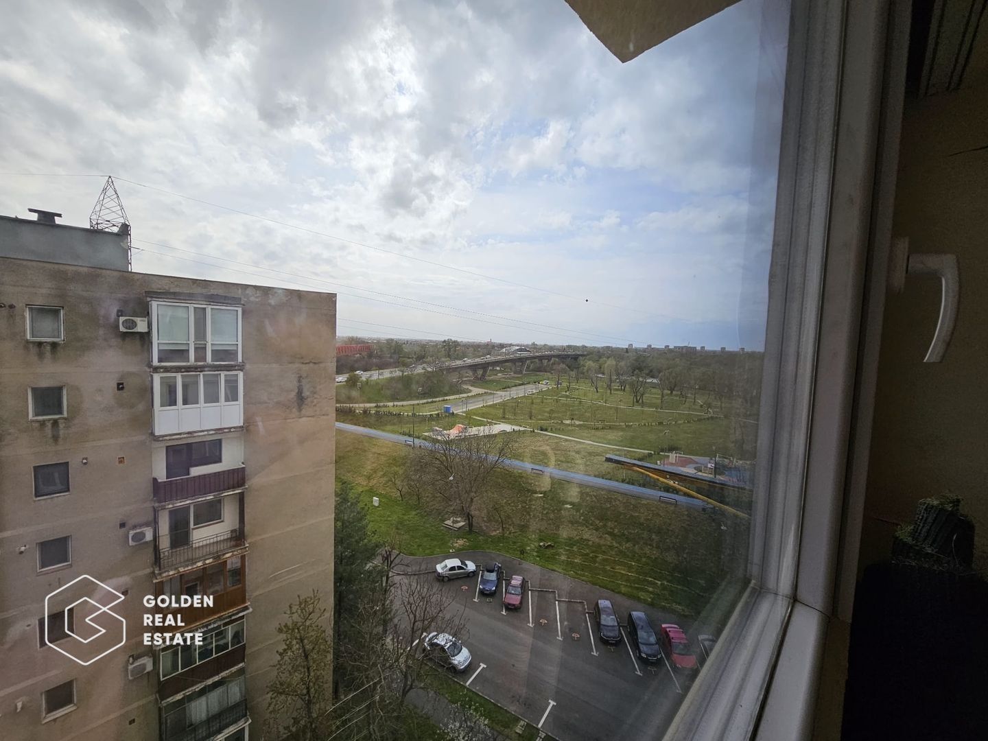 Apartament cu 5 camere ,Micalaca, zona 300 - Poză 6