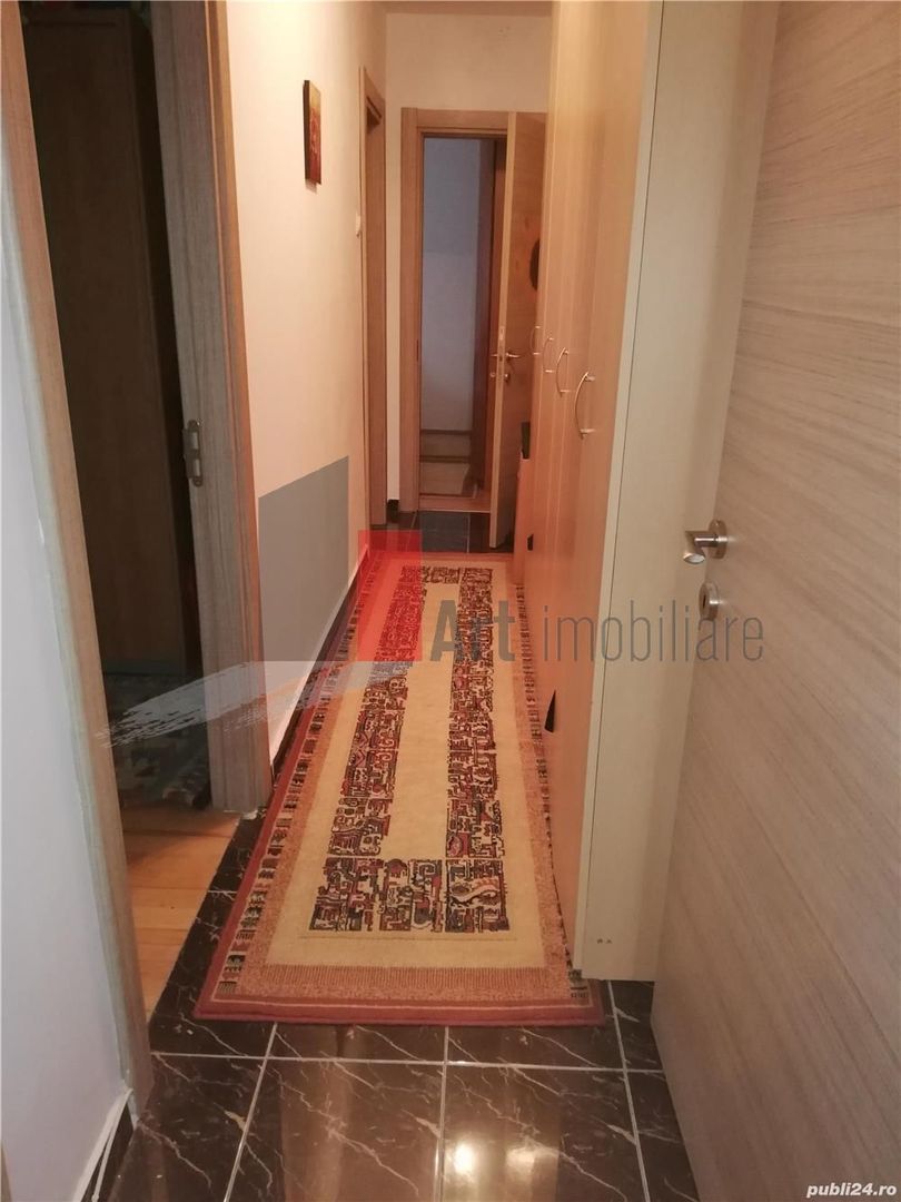 Vânzare apartament semidecomandat 4 camere cu centrală Bd. Obregia - Poză 2
