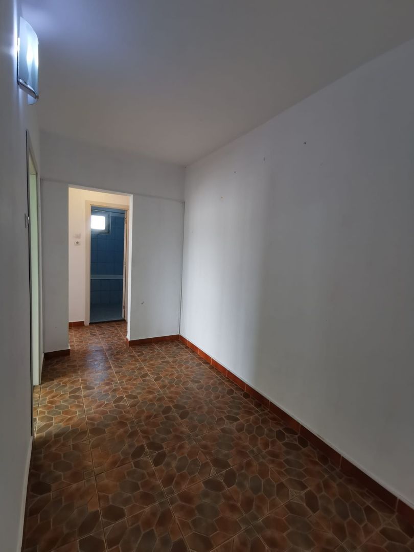 3 camere  decomandat Titan Ozana Pallady mutare imediata - Poză 9