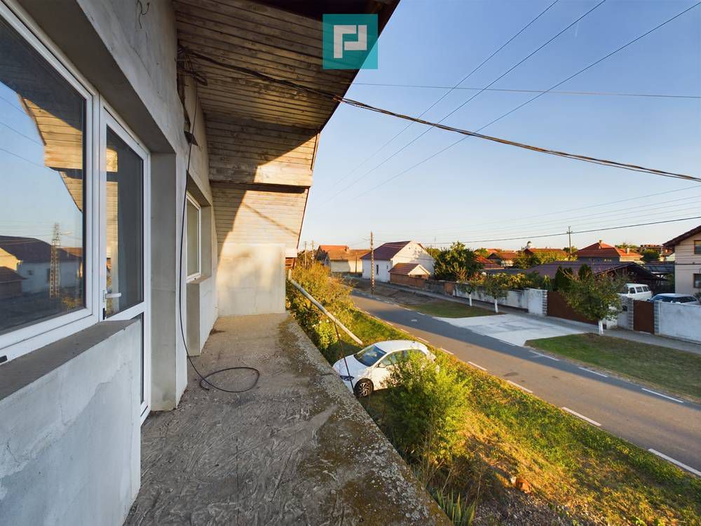 Casă/vilă cu 6 camere în Curtici - Poză 24