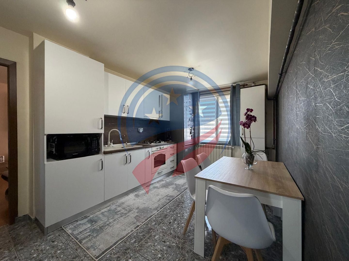 APARTAMENT 3 CAMERE-73 mp zona Promenada - Poză 1