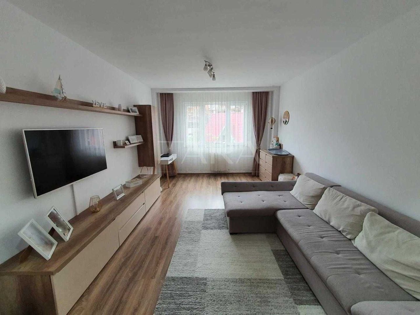 Apartament 2 camere, mobilat și utilat, zona VIvo - Poză 2