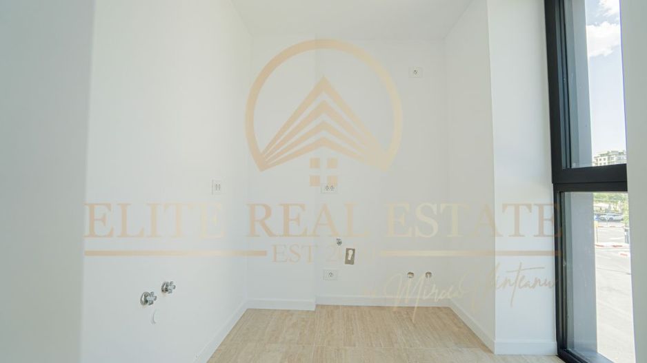 Stațiunea Mamaia - Vânzare apartament cu 2 camere, 2 bai si terasa. - Poză 12