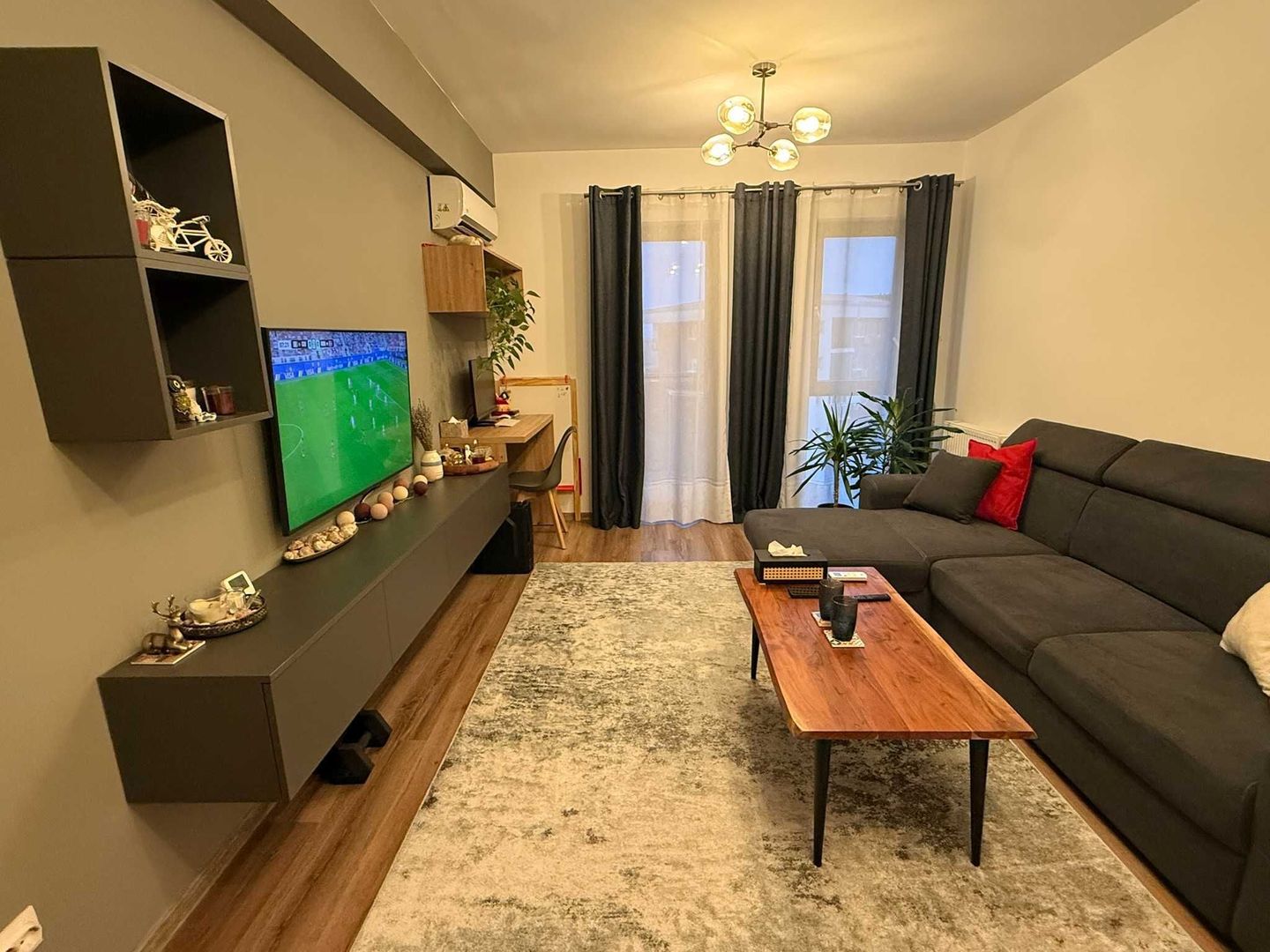 Apartament 2 camere. Decomandat. Loc de parcare. Bld. Metalurgiei. - Poză 2