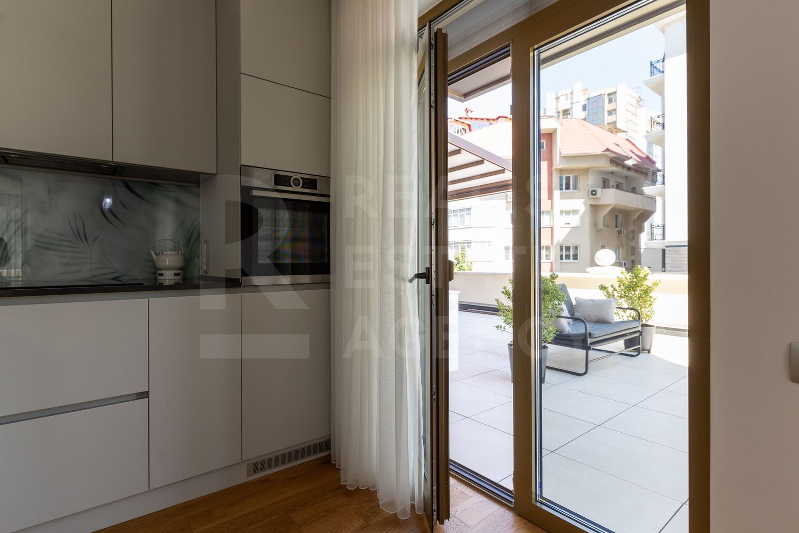 Vânzare, apartament cu 3 odăi și terasă, în Centrul Diplomatic, Perla - Poză 16