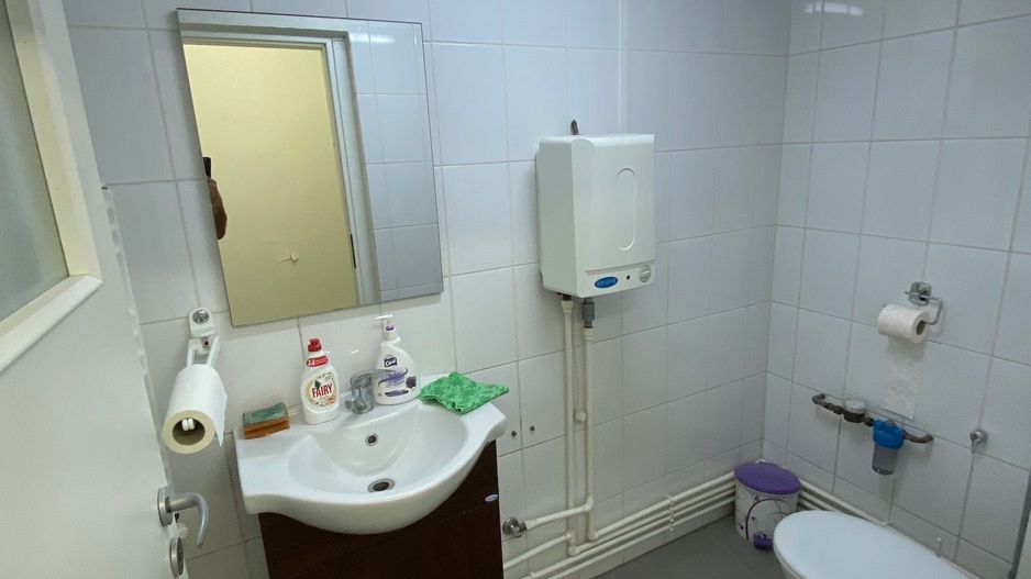 Spatiu comercial cu parcare - Poză 4